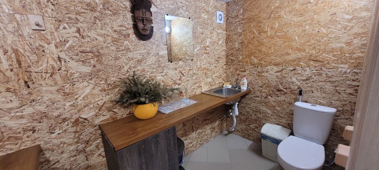 Banya — Bathroom 1